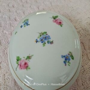 Vintage Meissen Hand painted Floral Porcelain Trinket Box